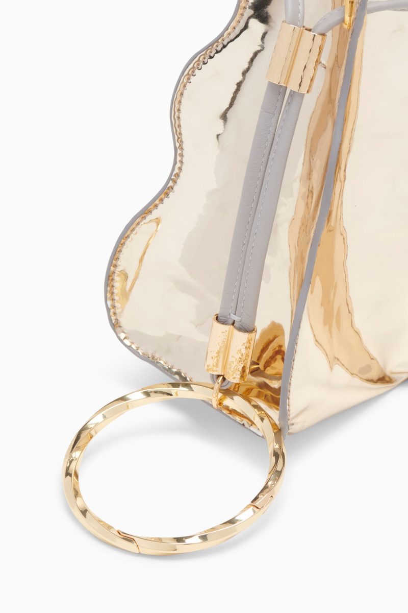 FA241123 AdriaPleatedWavePochette LightGold c web