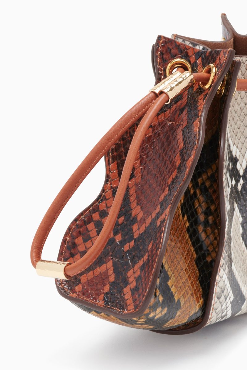 PF241106 ADRIAPLEATEDWAVEWRISTLET SNAKEMULTI c r web