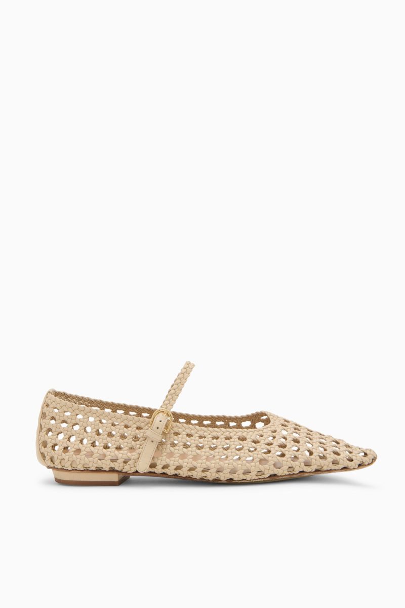 UJ430101A GRACIE POINTY TOE FLAT SAND a web