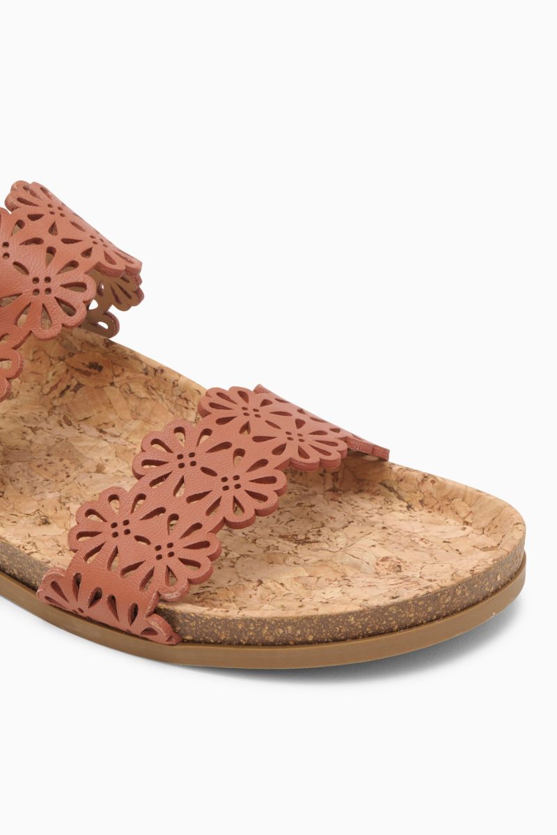 UJ44011A CALLIOPEEYELETSANDAL SIERRA c web