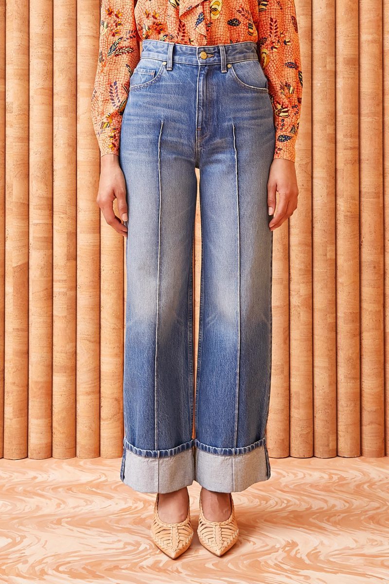 ULLA JOHNSON The Genevieve Jean Danube Mediumm Indigo Wash 02 ALT d122b3e9 f0fb 4c39 8962 e424c909cee3